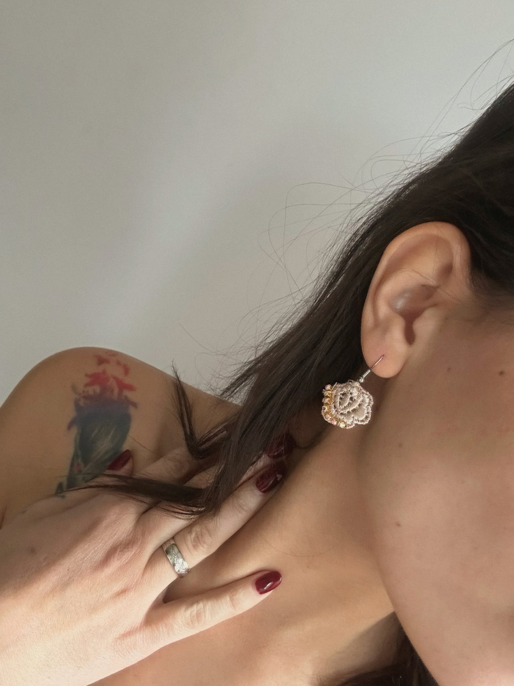 Дизайнерски дантелени обеци “JEALOUSY”