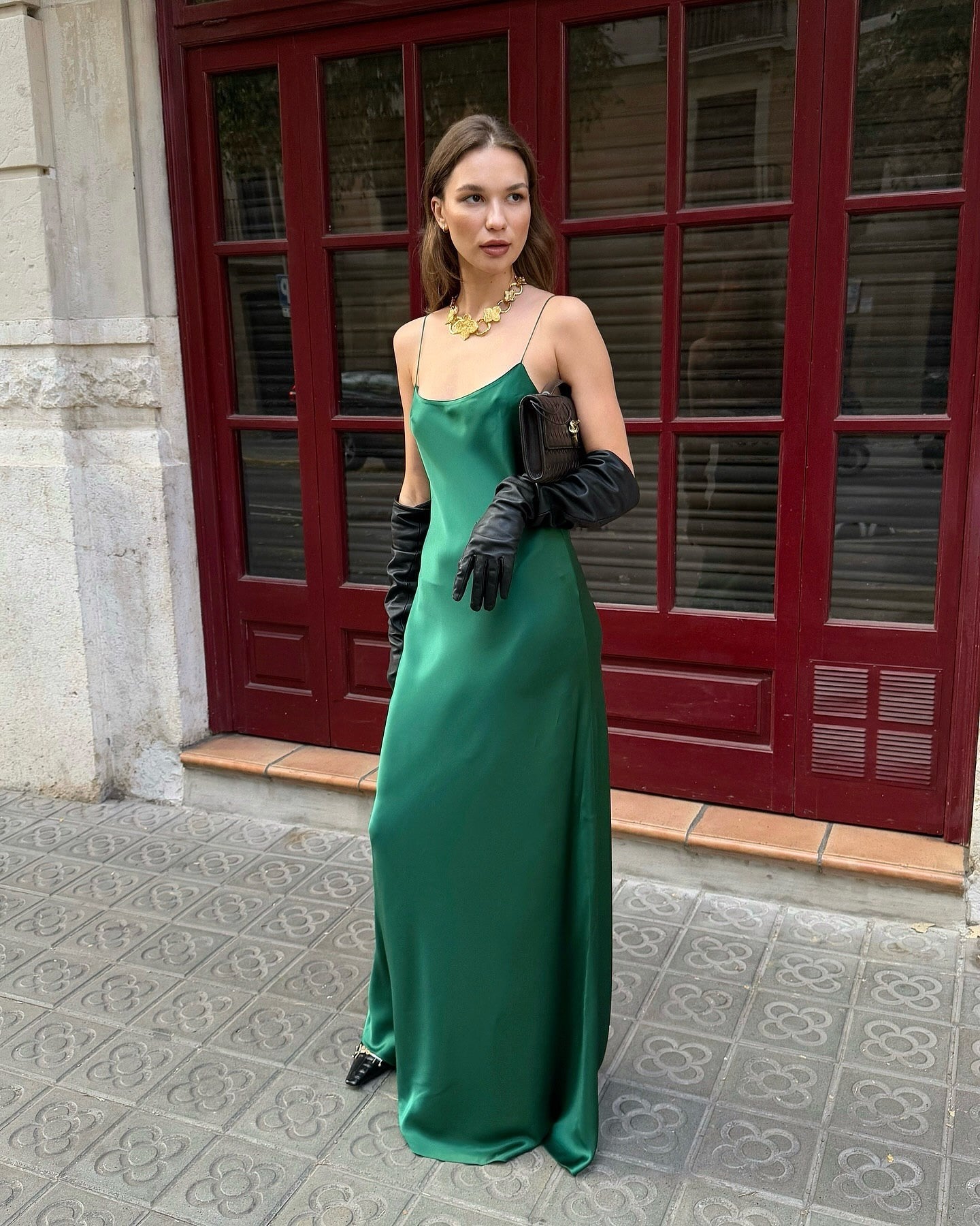 Луксозна сатенена рокля “Emerald”