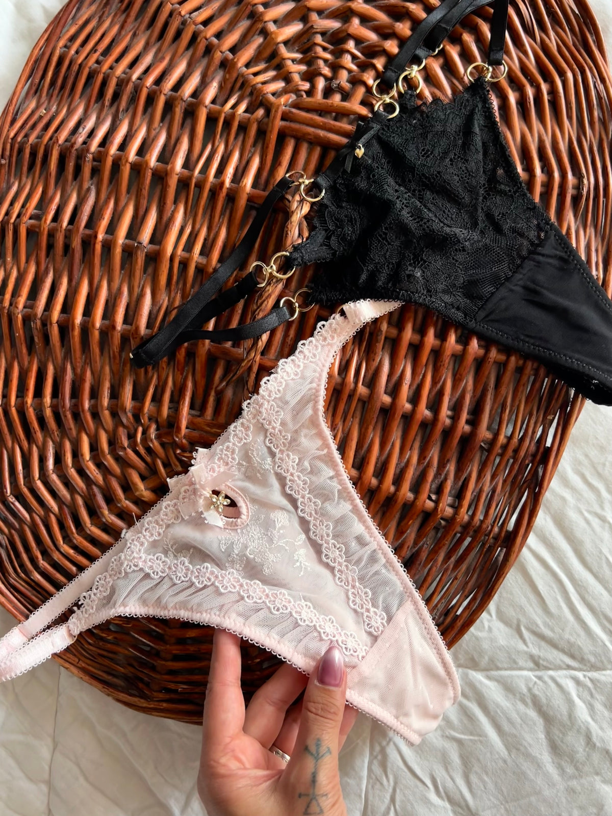2 чифта секси прашки “Black&Pink”
