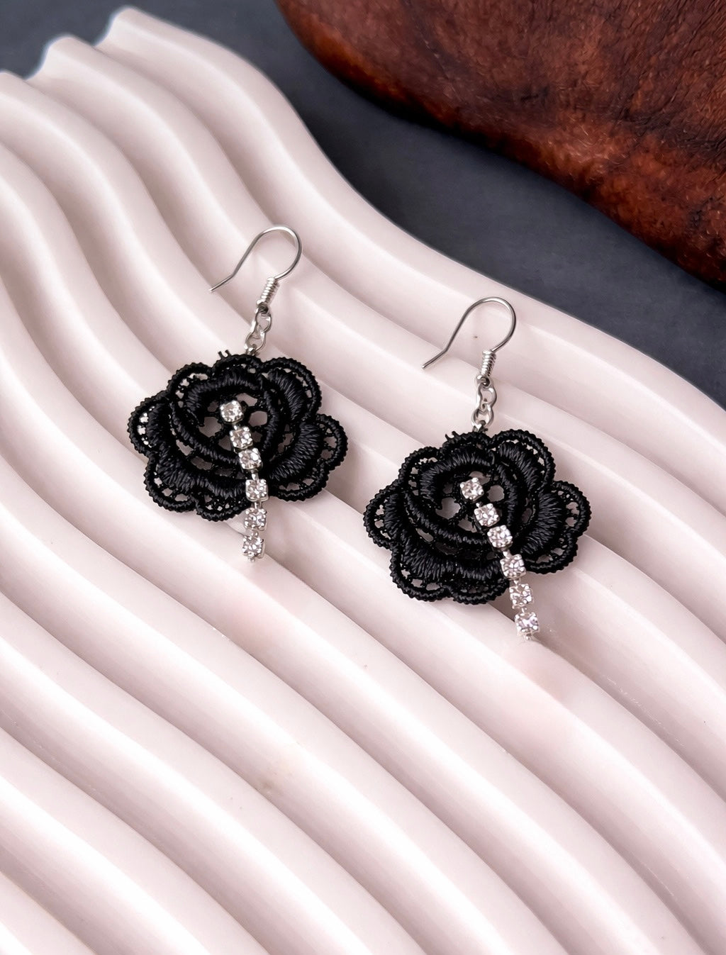 Дизайнерски дантелени обеци “SIMENA”