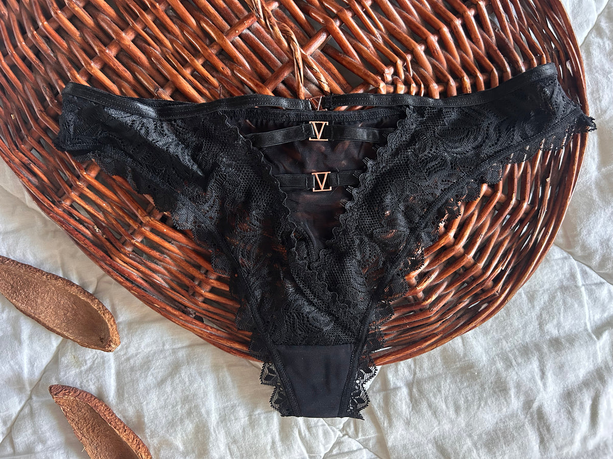 Луксозна прашка с панделка “Black Elegance”