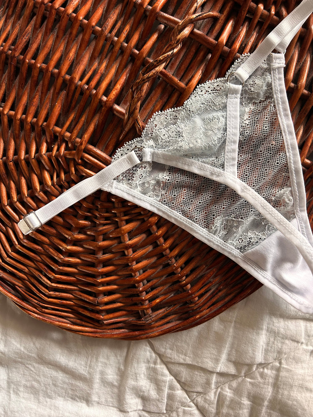 Луксозна прашка с “White Blue”