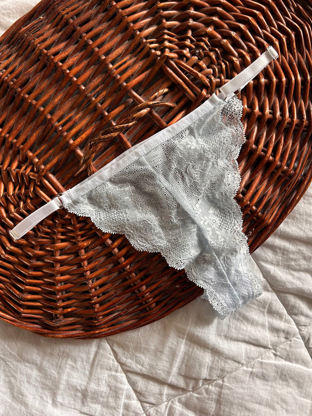 Луксозна дантелена бикина с “White Blue”