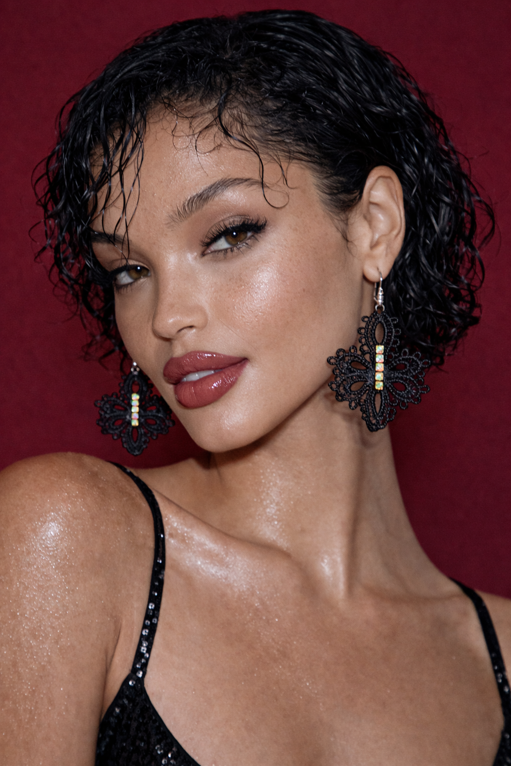 Дизайнерски дантелени обеци “BLACK ROSES”