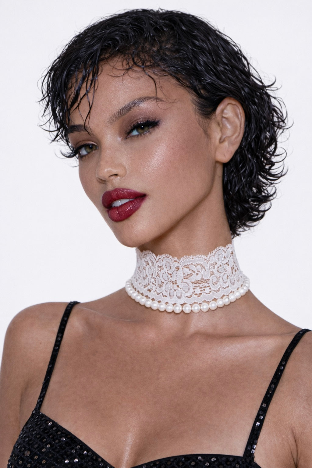 Дантелен чокър с перли “WHITE COSMO”